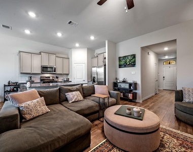 10505 Amarillo Lane - Photo Thumbnail 3