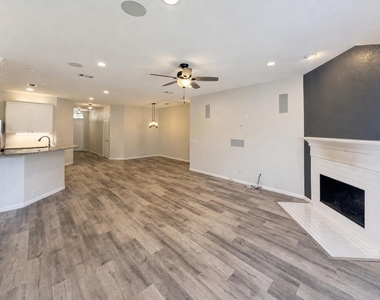 4525 Dragonfly Way - Photo Thumbnail 8
