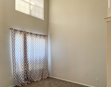 2317 Acorn Bend - Photo Thumbnail 6