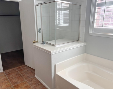 2317 Acorn Bend - Photo Thumbnail 9