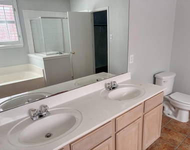 2317 Acorn Bend - Photo Thumbnail 8