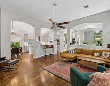 3104 Congress Avenue - Photo Thumbnail 2