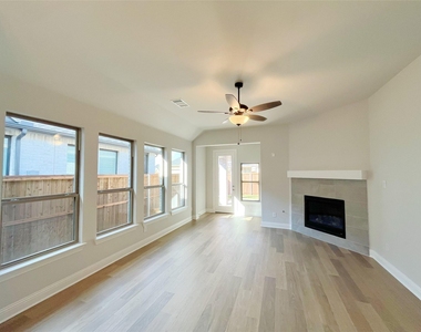 2808 Crane Court - Photo Thumbnail 16