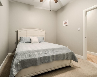 3118 Carmel Street - Photo Thumbnail 5