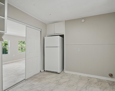 1526 Green Street - Photo Thumbnail 11