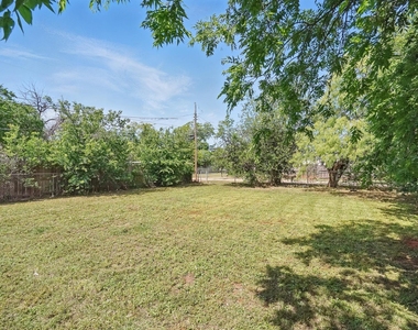 1526 Green Street - Photo Thumbnail 30