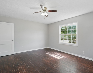 1526 Green Street - Photo Thumbnail 20