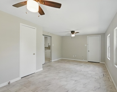 1526 Green Street - Photo Thumbnail 15