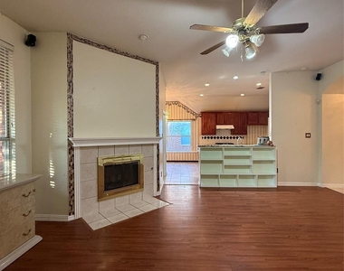 2009 Brook Tree Drive - Photo Thumbnail 10