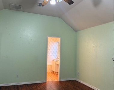 2009 Brook Tree Drive - Photo Thumbnail 11