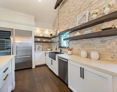 6124 Del Norte Lane - Photo Thumbnail 10
