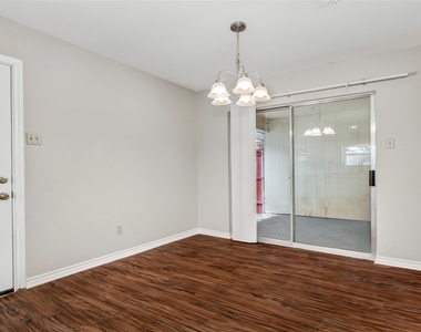 136 Shady Brook Drive - Photo Thumbnail 19