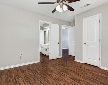 136 Shady Brook Drive - Photo Thumbnail 28
