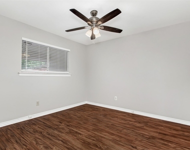 136 Shady Brook Drive - Photo Thumbnail 27