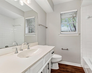 136 Shady Brook Drive - Photo Thumbnail 5