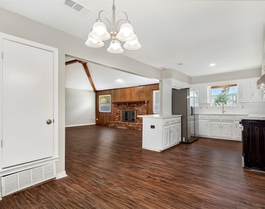 136 Shady Brook Drive - Photo Thumbnail 20