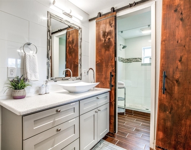 4403 Cole Avenue - Photo Thumbnail 11