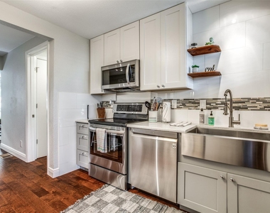 4403 Cole Avenue - Photo Thumbnail 8
