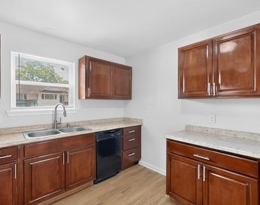 4801 Hollowbrook Road - Photo Thumbnail 11