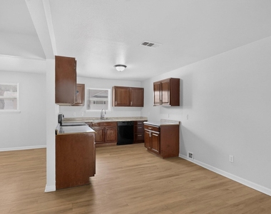 4801 Hollowbrook Road - Photo Thumbnail 8