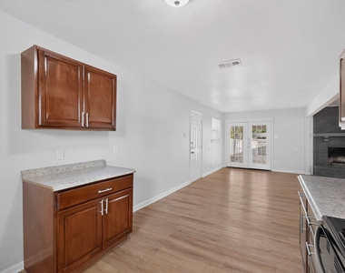 4801 Hollowbrook Road - Photo Thumbnail 12