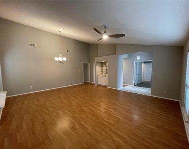 6708 Wesson Drive - Photo Thumbnail 3