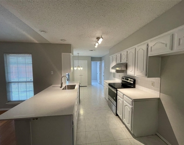 6708 Wesson Drive - Photo Thumbnail 8