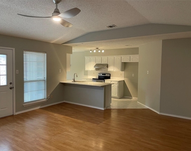 6708 Wesson Drive - Photo Thumbnail 6