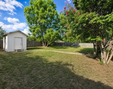 700 Pine Street - Photo Thumbnail 17