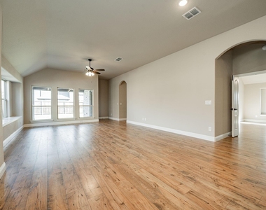 920 Bald Cypress Drive - Photo Thumbnail 8
