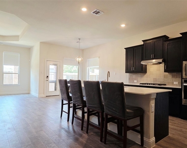 2932 Log Cabin Drive - Photo Thumbnail 9