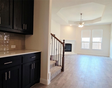 2932 Log Cabin Drive - Photo Thumbnail 10