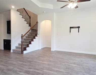 2932 Log Cabin Drive - Photo Thumbnail 15