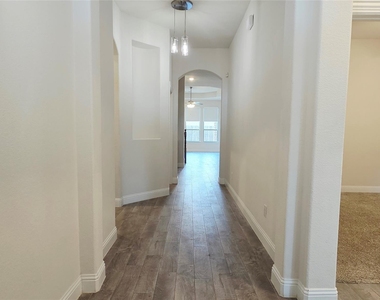 2932 Log Cabin Drive - Photo Thumbnail 1