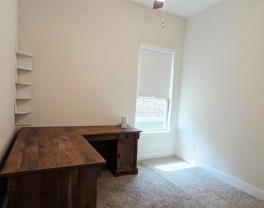 2932 Log Cabin Drive - Photo Thumbnail 7