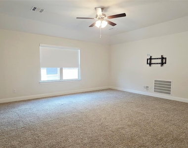 2932 Log Cabin Drive - Photo Thumbnail 23