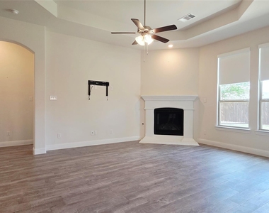 2932 Log Cabin Drive - Photo Thumbnail 12