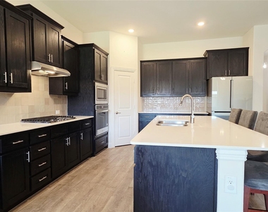 2932 Log Cabin Drive - Photo Thumbnail 13