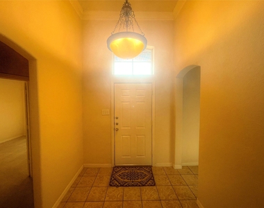8664 Lariat Circle - Photo Thumbnail 16