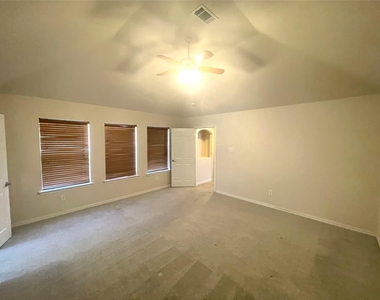 8664 Lariat Circle - Photo Thumbnail 24