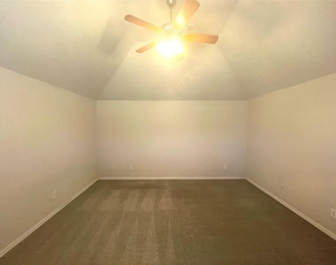 8664 Lariat Circle - Photo Thumbnail 22