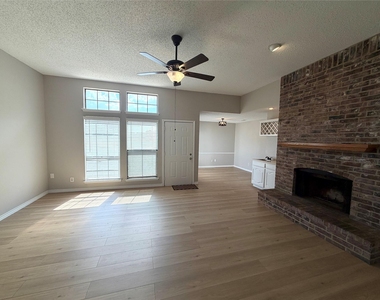 825 Weaver Street - Photo Thumbnail 4