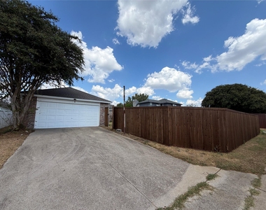 825 Weaver Street - Photo Thumbnail 29
