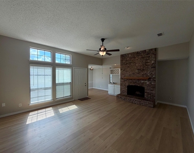 825 Weaver Street - Photo Thumbnail 5