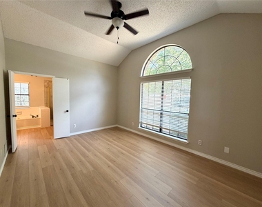 825 Weaver Street - Photo Thumbnail 13