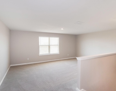 112 Barbwire Way - Photo Thumbnail 5