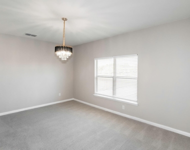 112 Barbwire Way - Photo Thumbnail 9