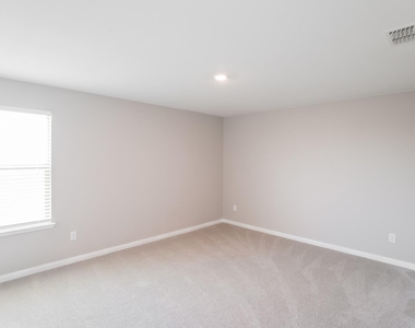 112 Barbwire Way - Photo Thumbnail 8
