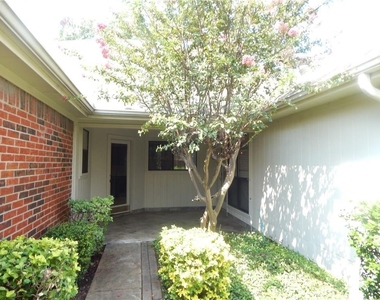 4208 Meadowdale Drive - Photo Thumbnail 4