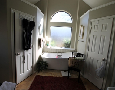 4208 Meadowdale Drive - Photo Thumbnail 22
